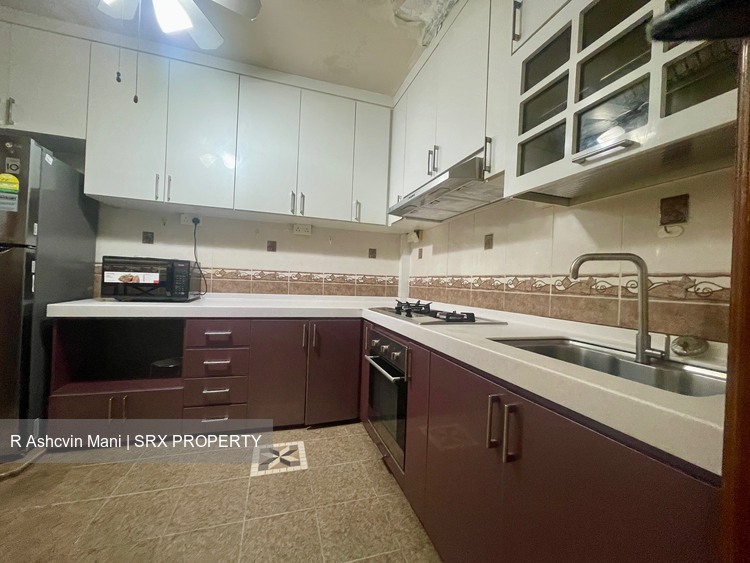 Blk 892 Tampines Avenue 8 (Tampines), HDB Executive #523016201